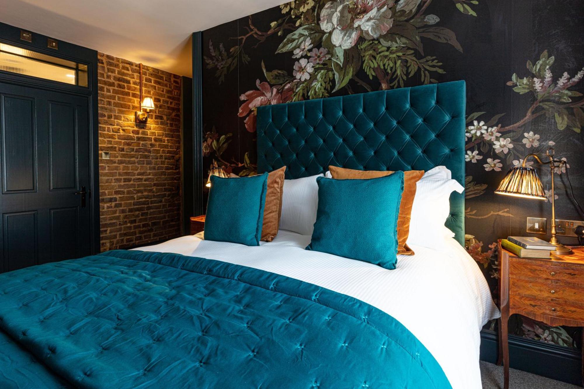 The Red Lion Hotel London Exteriör bild